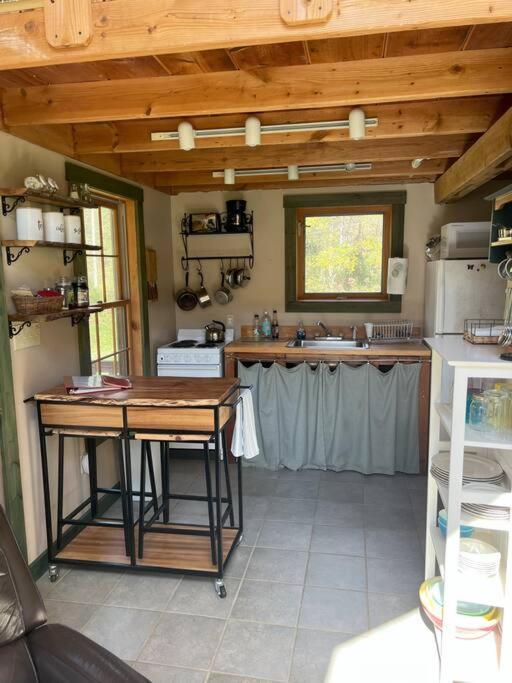 Secluded Cabin On Red Haven Farm Irvine Exterior photo